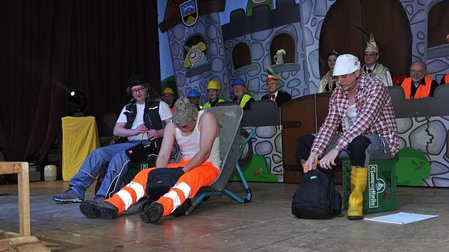 Das Trio "RMG" bei einem seiner legend&auml;ren Auftritte als Bauarbeiter Foto: Heike Sch&uuml;lein