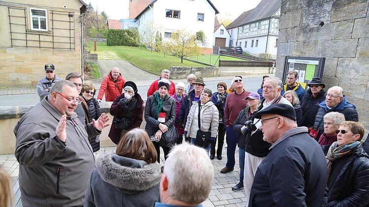 Einstimmung durch den Ortspfarrer Michael Gehret in Wiesenthau Foto: Franz Galster