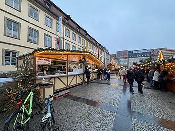 Bamberger Weihnachtsmarkt 2024: So viel kostet der Glühwein heuer