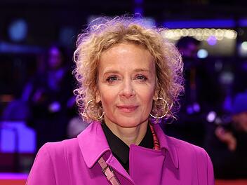 Mit bewegenden Worten hat Katja Riemann in einem Instagram-Beitrag von ihrem verstorbenen Ex-Partner Peter Sattmann Abschied genommen.