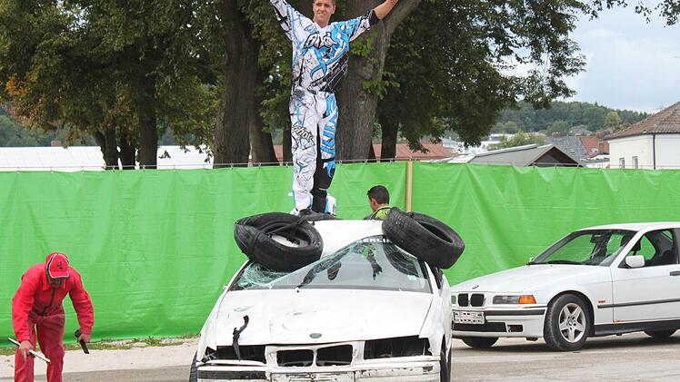 Leroy Renz in Siegerpose. Er ist auch schon als Stuntman für die TV-Serie Cobra 11gewesen. Foto: Markus Häggberg