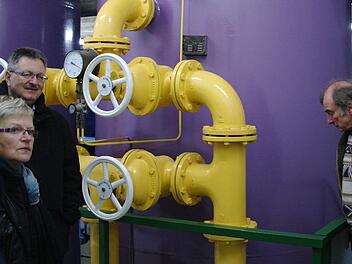 Die Notchloranlage fügt dem Trinkwasser geringe Mengen an Chlor hinzu, damit eventuelle Verunreinigungen auf dem Weg zum Endverbraucher ausgeschaltet werden können. Fotos: Stephanie Elm