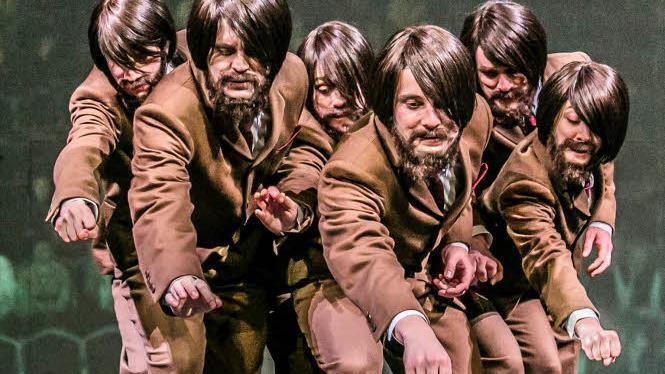 Austauschbar: Wer ist nun wer in Jakob Fedlers Version von Kleists "Amphitryon" am Erlanger Markgrafentheater Fotos: Jochen Quast