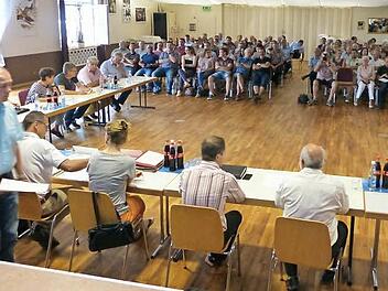 Schon der Besuch der Gemeinderatssitzung zeigte, wie sehr das Thema Bauland die Röttenbacher beschäftigt. Foto: Pauline Lindner