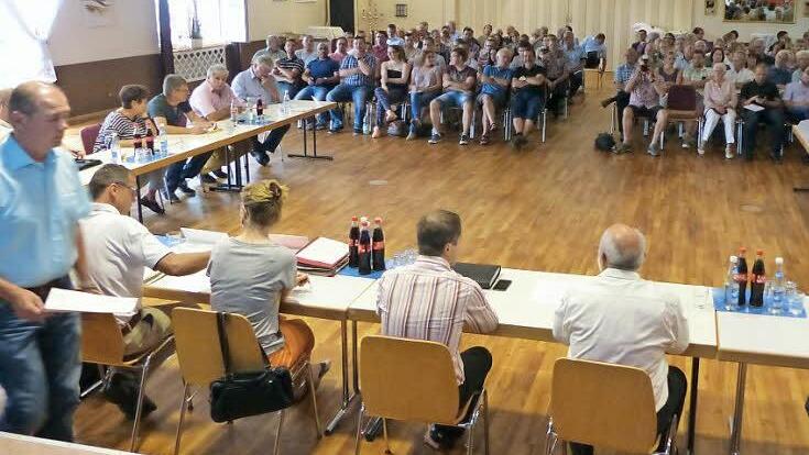 Schon der Besuch der Gemeinderatssitzung zeigte, wie sehr das Thema Bauland die Röttenbacher beschäftigt. Foto: Pauline Lindner