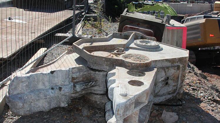 Riesige Kneifzange für den Betonabbruch Foto: Friedwald Schedel