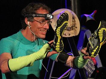 Dieter Baumann nahm auch die neuen Laufgewohnheiten und die sportliche Ausrüstung aufs Korn.