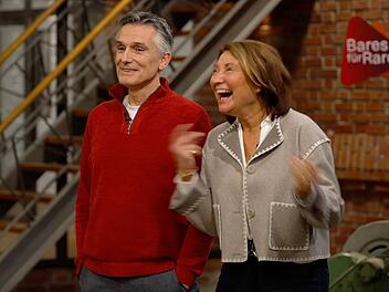 Mit bescheidenen Erwartungen kam Verk&auml;uferin Andrea zu Horst Lichter in der Mittwochsausgabe der ZDF-Tr&ouml;delshow "Bares f&uuml;r Rares". Doch ihr Erbst&uuml;ck aus der Nachkriegszeit wurde auf ein Vielfaches des Wunschpreises gesch&auml;tzt und sorgte f&uuml;r eine dicke &Uuml;berraschung: "Wow, das ist ja verr&uuml;ckt", konnte die Verk&auml;uferin ihr Gl&uuml;ck kaum fassen ...