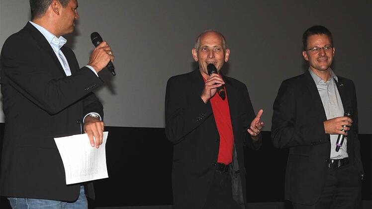 Wolfgang Heyder, nun zuständig für das erfolgreiche Jugendprogramm, und Brose Baskets-Geschäftsführer Rolf Beyer (rechts) stellten sich den Fragen von Business Club-Sprecher Mischa Salzmann. Foto: Bertram Wagner