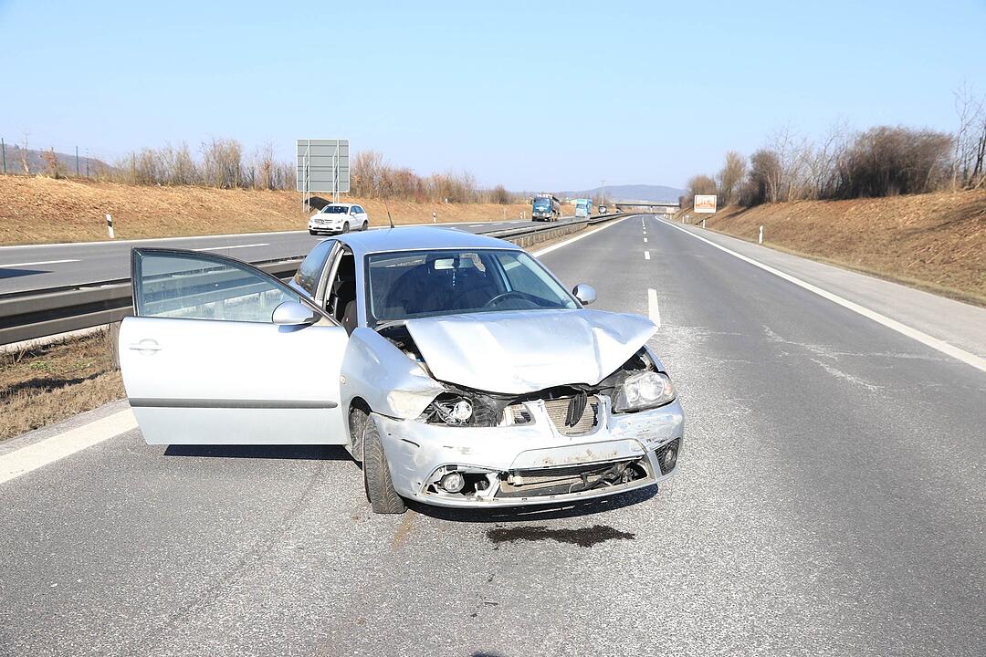 BMW kracht in Seat - Unfall auf der A73 bei Bad Staffelstein