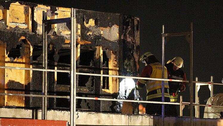 Die Feuerwehr Neunkirchen löschte den Brand. Foto: NEWS5 / Herse