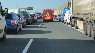 Die Rettungsgasse funktioniert. Foto: Sebastian Weber, Kreisbrandinspektion ERH