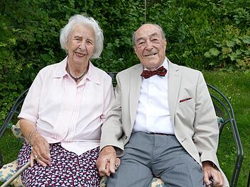 Elmar und Dorothea Wendenburg feiern im Kreis ihrer Familie Gnadenhochzeit. Foto: Marion Krüger-Hundrup