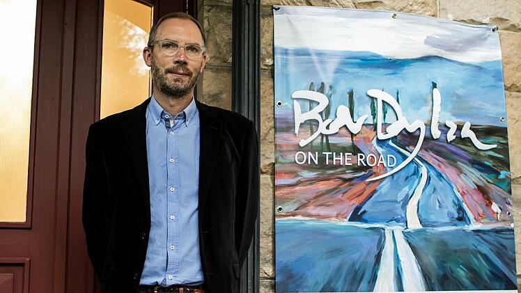 Das neue Kunstforum Schloss Hohenstein präsentiert eine Ausstellung mit Werken von Bob Dylan. Kuratiert wurde die Schau von Stephan Zipfel.Foto: Jochen Berger