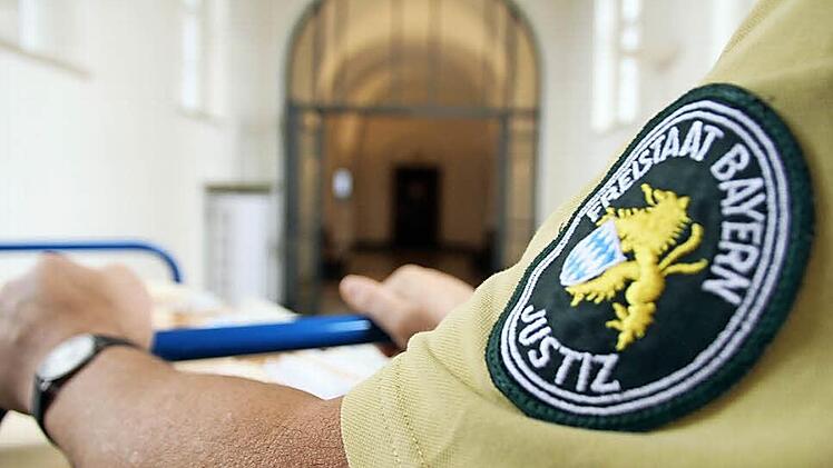 Am Landgericht Nürnberg musste sich am Dienstag ein junger Mann aus Höchstadt verantworten.  Foto: Andreas Dorsch