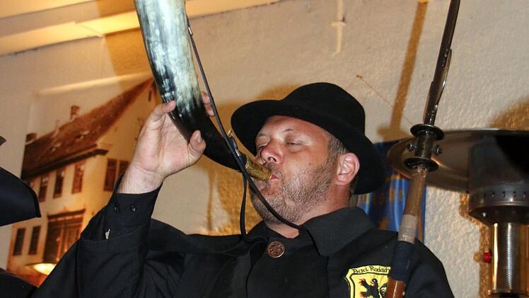 Christian-Andreas Engelhardt sang nicht nur, er blies auch kräftig ins Horn. Foto: Bettina Knauth