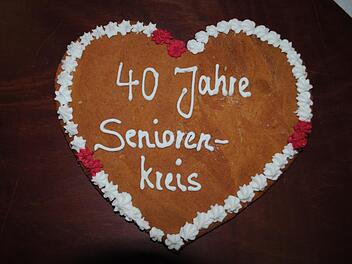 Ein kleines Erinnerungsgeschenk in Form dieses Herzes erhielten alle Senioren. Foto: Evelyn Schneider