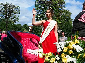 Großer historischer Festzug durch Bad Kissingen! Großer historischer Festzug durch Bad Kissingen!