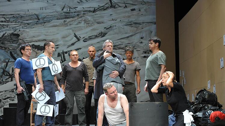 Szene aus Bellinis "Norma" am Landestheater Coburg.Foto: Andrea Kremper