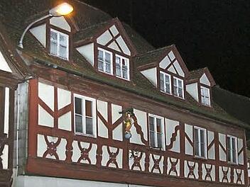 Hinter der relativ kleinen Fassade des einstigen Brauereigasthofs "Zum Schwarzen Bären" verbirgt sich ein großes Areal. Foto: Mario Deller