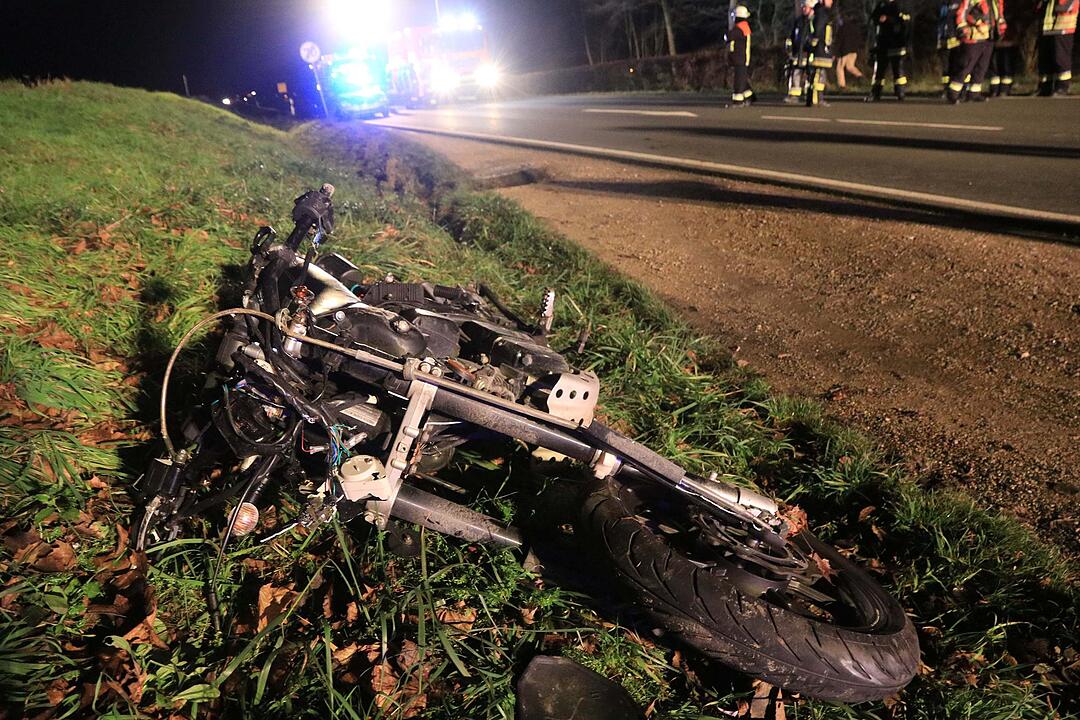 17-Jährige fährt in Pick up und wird verletzt