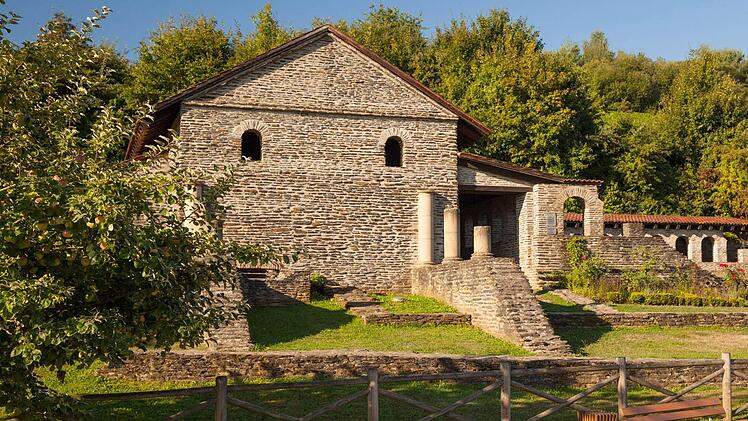Die römische Villa Urbana ist eines der Highlights auf dem Moselsteig-Seitensprung "Longuicher Sauerbrunnen". Foto: djd/roemische-weinstrasse