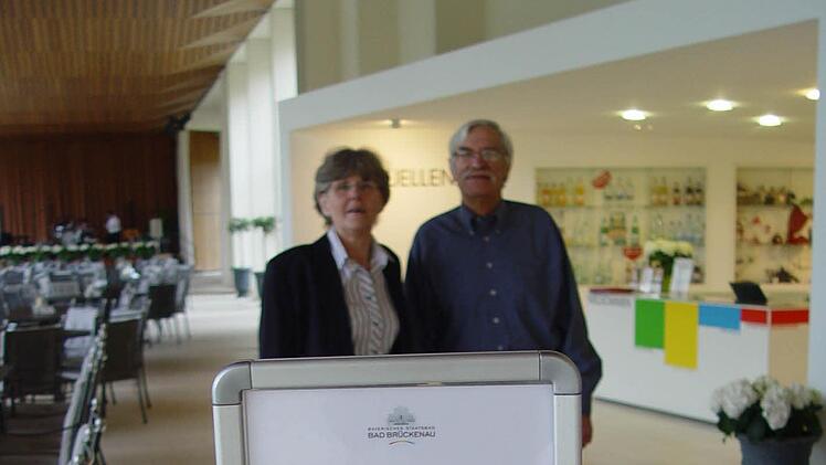 Maritha und Horst Tessmann sind 2011 von Süddeutschland nach Bad Brückenau gezogen und nutzen seitdem die Jahres-Gast-Karte. Die Konzerte und Tanzveranstaltungen haben es ihnen angetan. Foto: Brigitta Kempe-Wolf