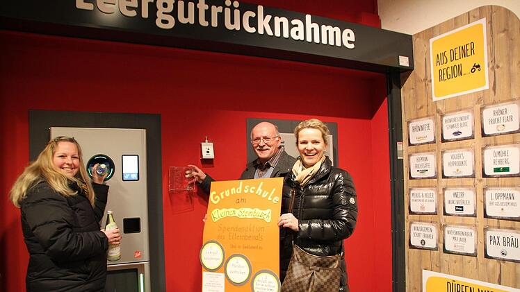 Auch der Elternbeirat der Grundschule Bad Brückenau hatte eine kreative Idee: Ab sofort können Pfandbons im Rewe-Markt in eine Spenden-Box geworfen werden. Foto: Ulrike Müller