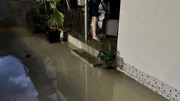 Unwetter in Kronach: Schlamm-Massen laufen in Einfamilienhäuser - 40 bis 50 Einsätze in der Nacht