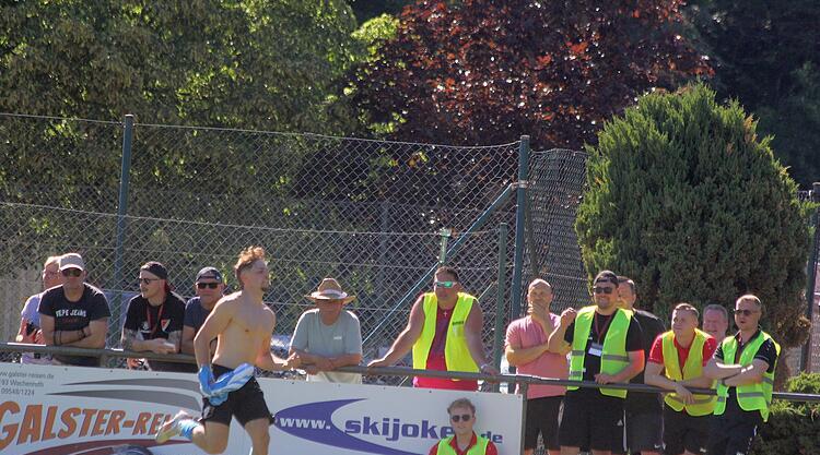 FC Frimmersdorf steigt im Wachenrother Backofen auf