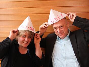 Maria Sattler und Helmut Blank freuen sich auf viele originelle Beiträge für den Wettbewerb. Foto: Heike Beudert