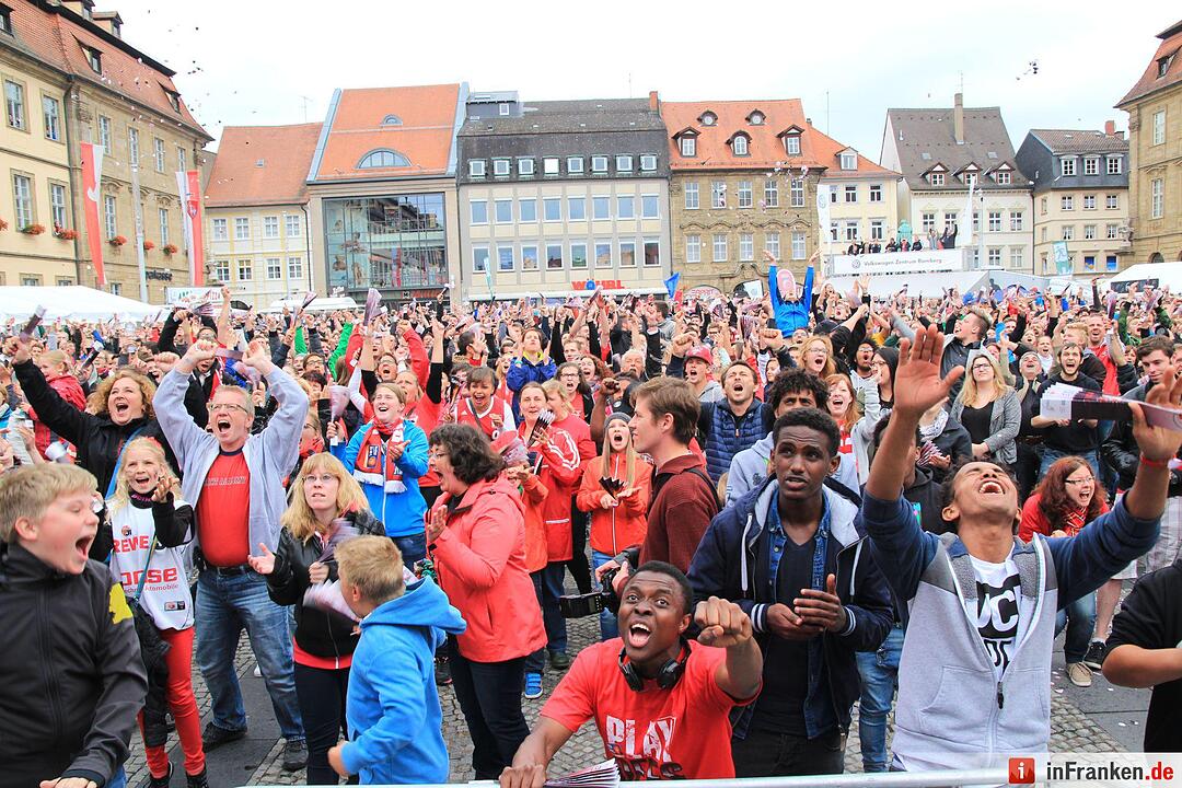 Bilder vom Public Viewing am Bamberger Maxplatz Teil 2