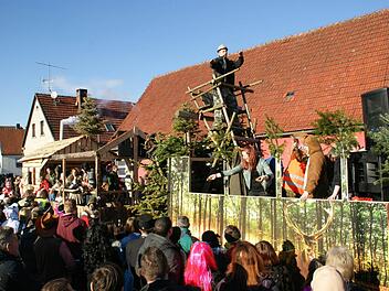 Erstmals war eine Gruppe aus Rauhenebrach dabei: "Ich und mein Holz" lautete das Motto der Spielhöfer.  Fotos: Sabine Weinbeer