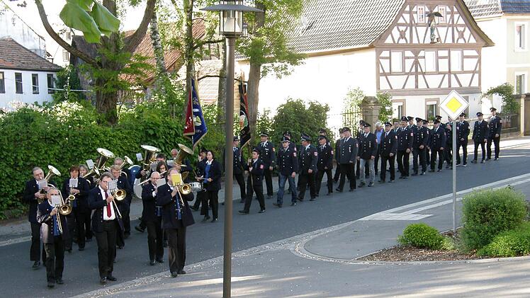 Der Florianstag 2014 in Thundorf. 2021 wäre  Thundorf wieder an der Reihe gewesen, aber Corona verhinderte auch dieses Jahr wieder die Veranstaltung. Foto: Archiv Philipp Bauernschubert