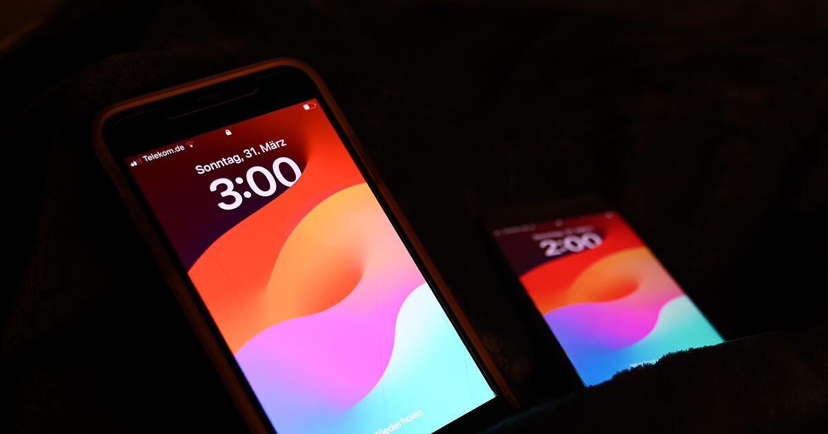 Time change on Sundays: Will my cell phone automatically change?