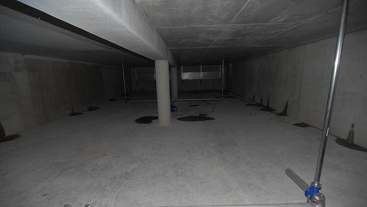 Regenüberlaufbecken hinter dem Jugendhaus rabatz: eine große unterirdische Halle  Foto: FT-Archiv