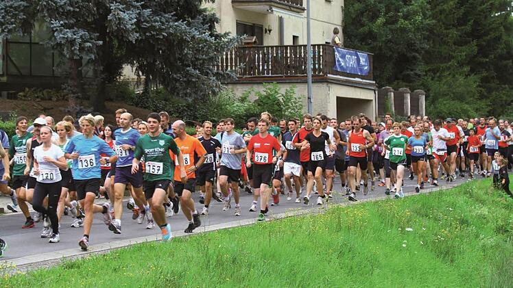 Eine Laufserie findet aktuell im Oberen Werntal statt. Unser Archivfoto zeigt den Geiersberglauf 2014 in Waigolshausen.  Foto: Stefan Geiger