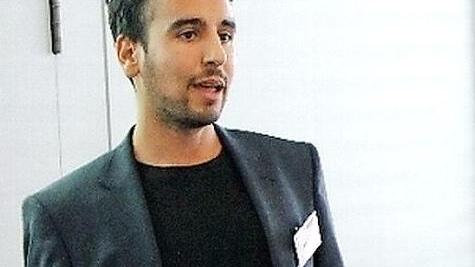 Amir Azimi stellte das Konzept der Teilqualifizierung vor, um dem Fachkr&auml;ftemangel zu begegnen. Foto: Hans Rausch