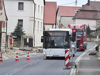 So wie hier in Kötsch wird der Verkehr bei den Baustellen auf der B 22 in dieser Woche geregelt. Alle Fotos: Ronald Rinklef