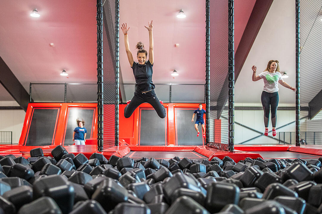 Trampolinhalle in Hof: Diese spektakulären Attraktionen gibt es im "Jump &amp; Climb"