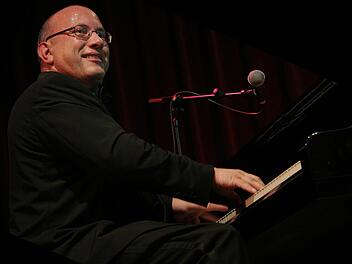 Pianist Jörg Hegemann kommt mit dem Blue Moon Orchestra nach Kronach. Foto: privat