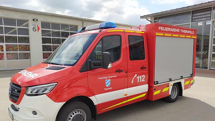 Ganz neu hat die Freiwillige Feuerwehr Theinfeld das neue Fahrzeug bekommen.