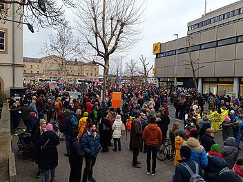 Große Demo in Bamberg: Tausende Menschen ziehen durch die Straßen