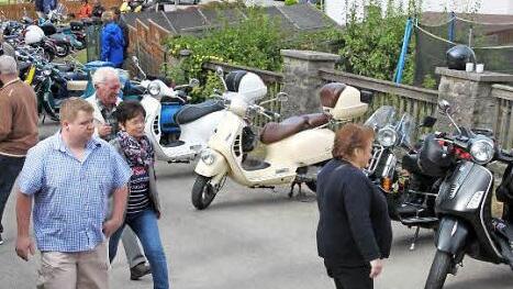 Der Altenkunstadter Ortsteil Maineck wird am 25. September wieder zum Mekka für Vespa-Fans aus nah und fern. Ab 14 Uhr steigt im Radlerheim ein italienischer Nachmittag.  Foto: Stephan Stöckel