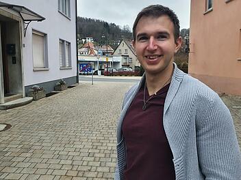 Mikel Schwab aus Oberleichtersbach kehrt Deutschland und der Rh&ouml;n den R&uuml;cken, will ein anderes Leben als bisher leben. Wo und wie lange, wei&szlig; er noch nicht. Foto: Steffen Standke
