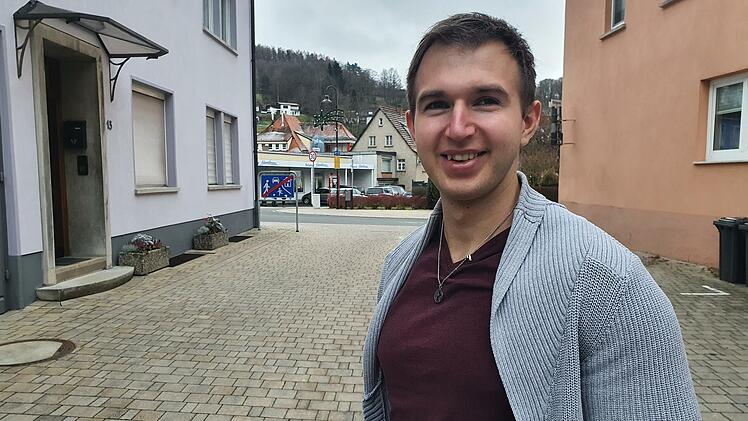 Mikel Schwab aus Oberleichtersbach kehrt Deutschland und der Rhön den Rücken, will ein anderes Leben als bisher leben. Wo und wie lange, weiß er noch nicht. Foto: Steffen Standke