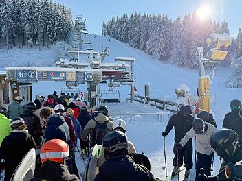 Auf Schnee folgt Eis - Gefahr auf glatten Stra&szlig;en