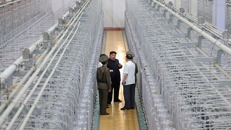 Nordkoreas Machthaber Kim inspiziert Urananreicherungsanlage