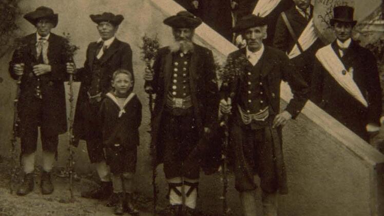 Von 1927 stammt diese Aufnahme von Männern in Nankendorfer Tracht