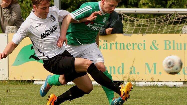 Sven Wieczorek (rechts) erzielte den Siegtreffer für den FC Sand.
